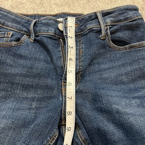 Old Navy Rockstar Supper Skinny Mid Rise Jeans, Size 4. - Picture 9 of 9